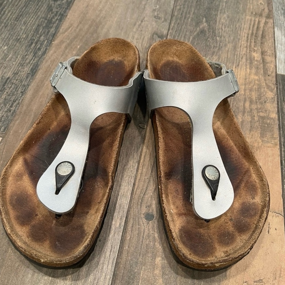 Womens BIRKENSTOCK Gizeh Silver Birki Flor Thong Sandals Size 39 EU 8 US